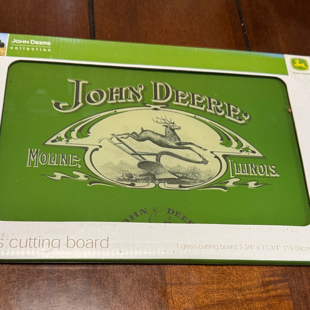 John Deere Green Glass Kitchen Cutting Board CL1